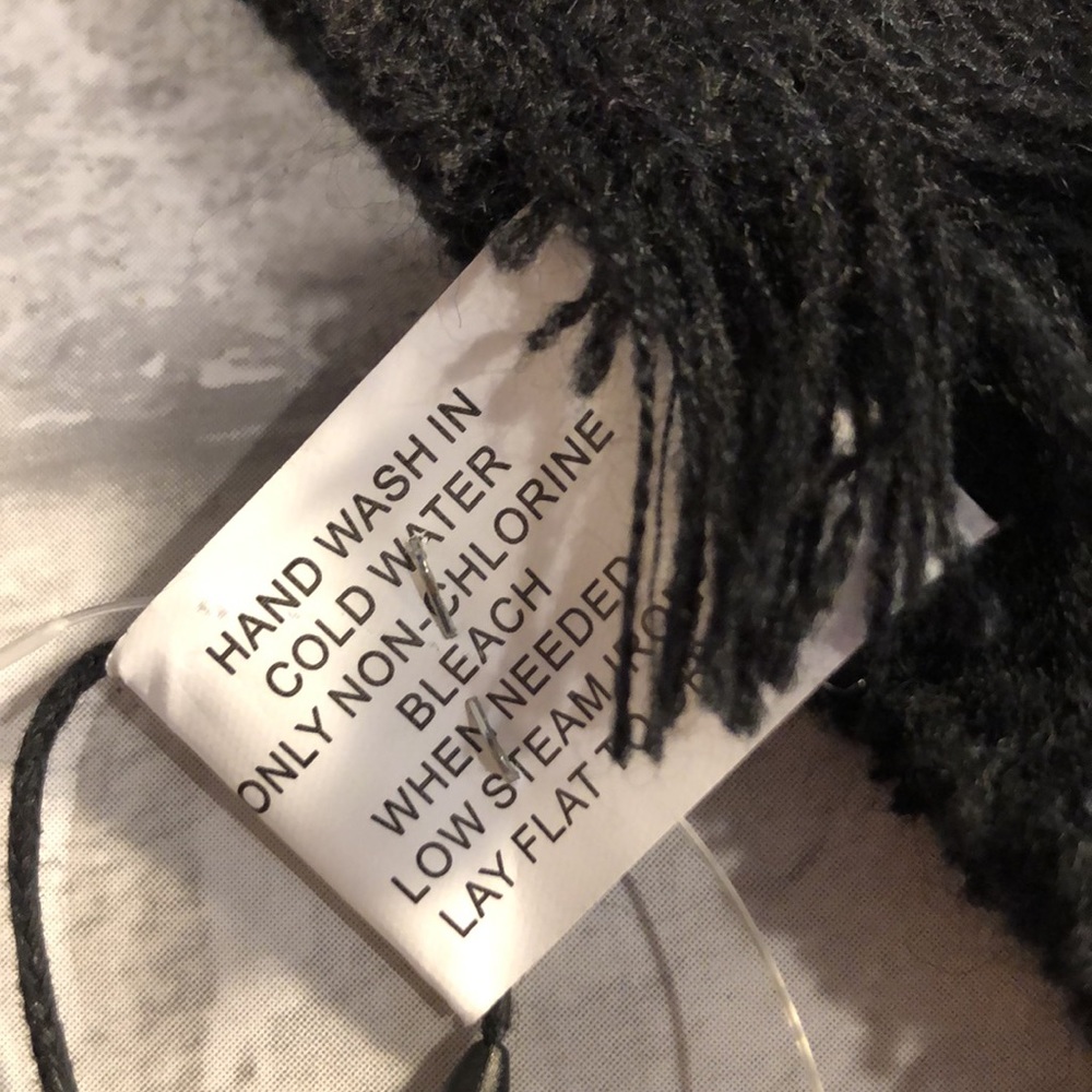 Steve Madden black acrylic knit scarf new with tags 13 by 80 inch fringe unisex - Picture 2 of 11